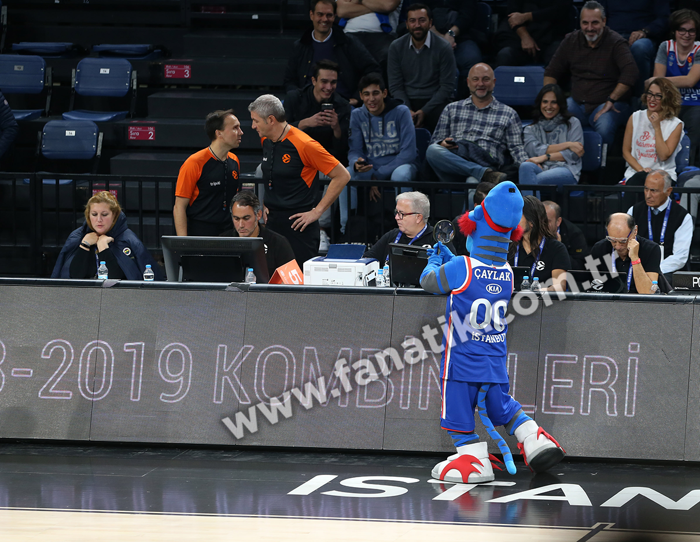 EuroLeaguede Türk derbisi heyecanı yaşandı