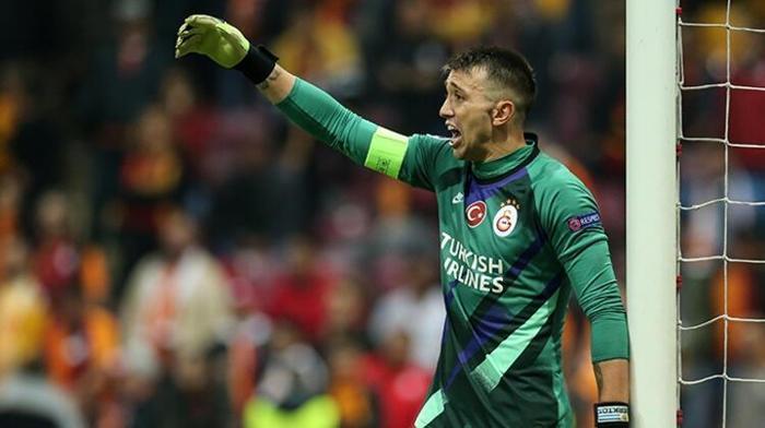 Galatasarayda son dakika Muslera gelişmesi Görüşmeler başladı...