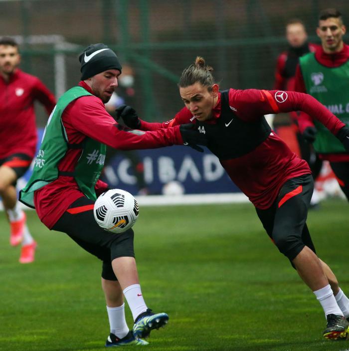 Şenol Güneş kararını verdi Kaleyi kim koruyacak Türkiye - Hollanda muhtemel 11...