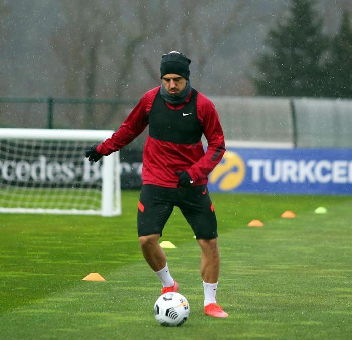 Şenol Güneş kararını verdi Kaleyi kim koruyacak Türkiye - Hollanda muhtemel 11...