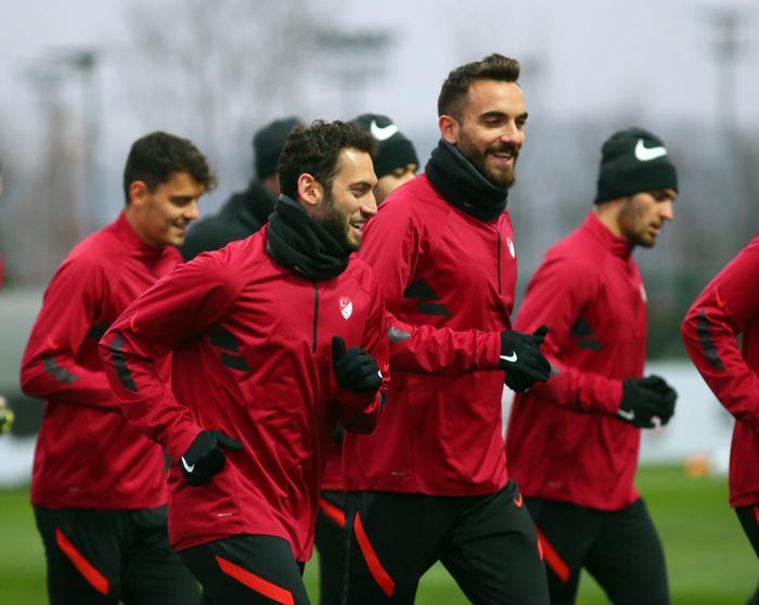 Şenol Güneş kararını verdi Kaleyi kim koruyacak Türkiye - Hollanda muhtemel 11...