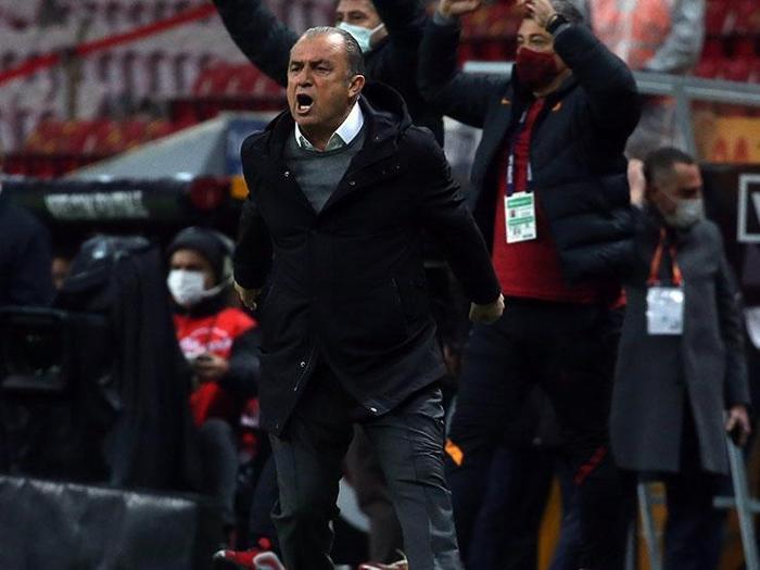 Galatasarayda Fatih Terim kaç maç ceza alabilir