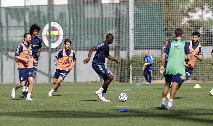Fenerbahçede Göztepe hazırlıkları sürüyor Serdar Aziz idmana katılmadı