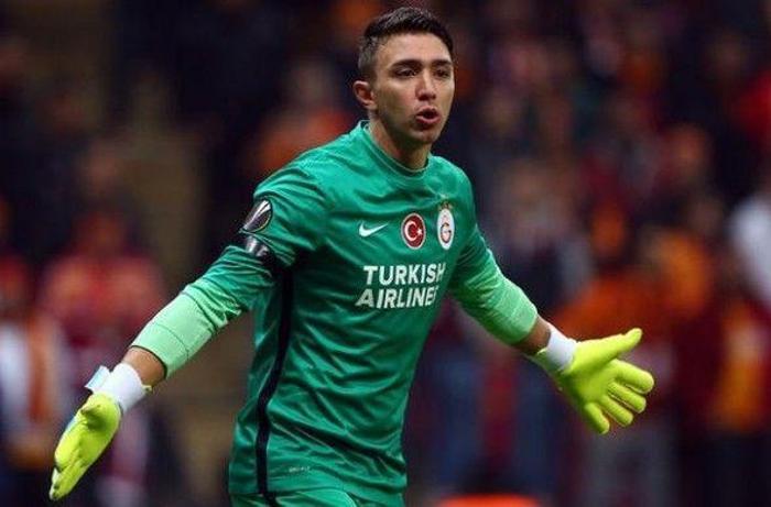 Muslera bombası