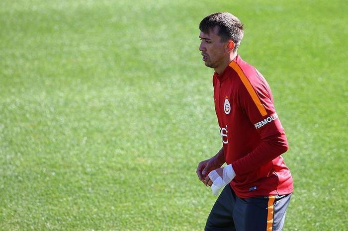 Muslera bombası
