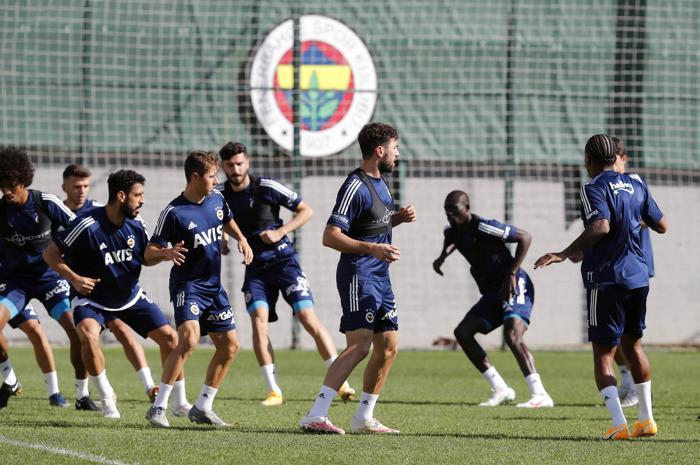 Fenerbahçede Göztepe hazırlıkları sürüyor Serdar Aziz idmana katılmadı
