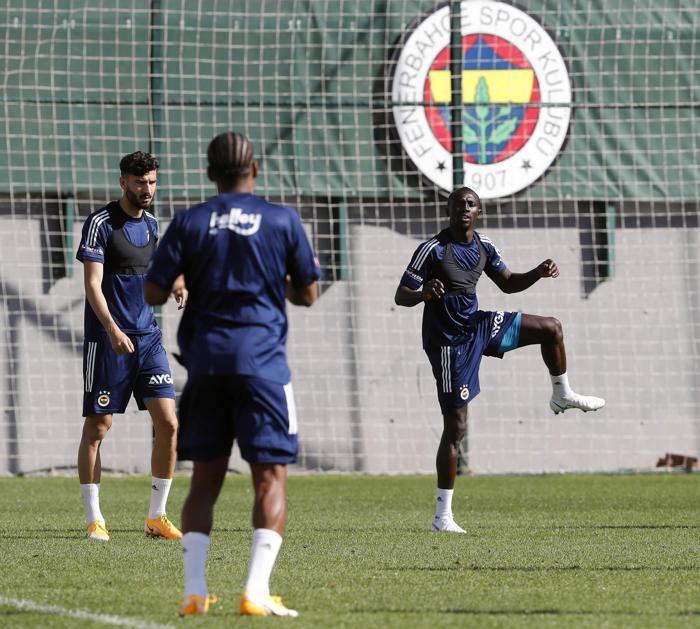Fenerbahçede Göztepe hazırlıkları sürüyor Serdar Aziz idmana katılmadı