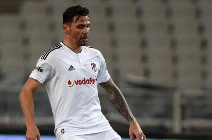 Beşiktaş bir transferi daha bitirdi