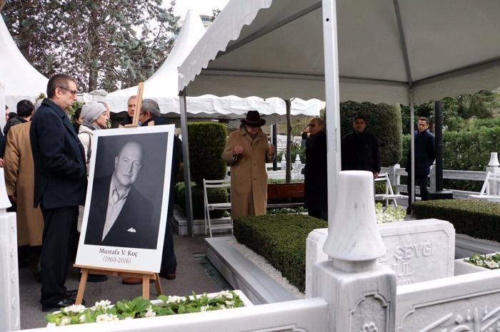 Mustafa Koç mezarı başında anıldı
