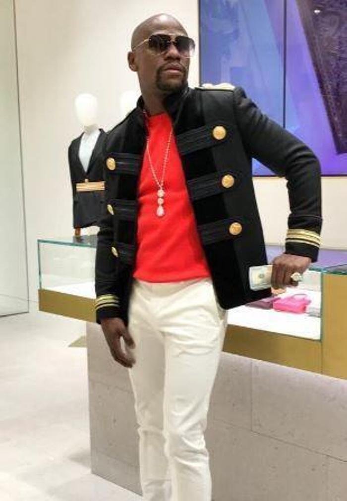 Floyd Mayweather 5 maçta 284322 dolar kazandı