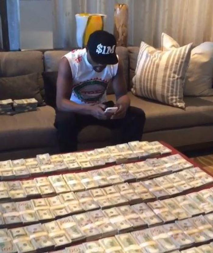 Floyd Mayweather 5 maçta 284322 dolar kazandı