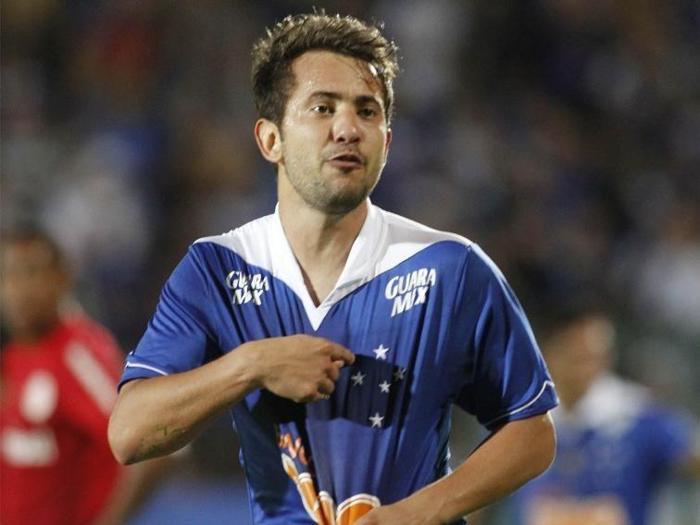 Everton Ribeiro
