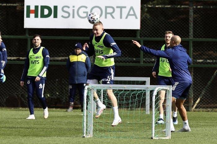 Beşiktaş derbisi öncesinde Fenerbahçede Ali Koçtan flaş karar
