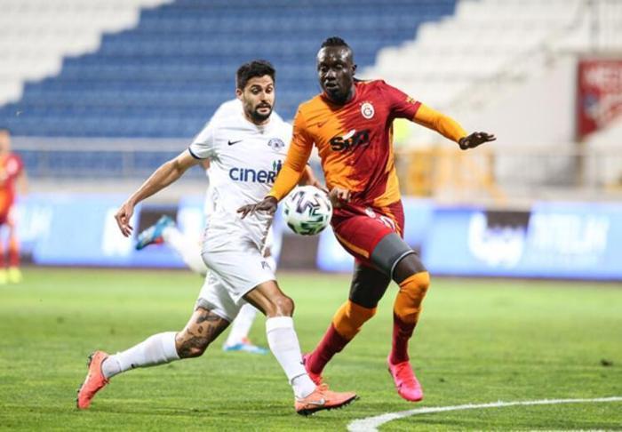 Galatasarayda dev operasyon Tam 6 isimle yollar ayrılacak