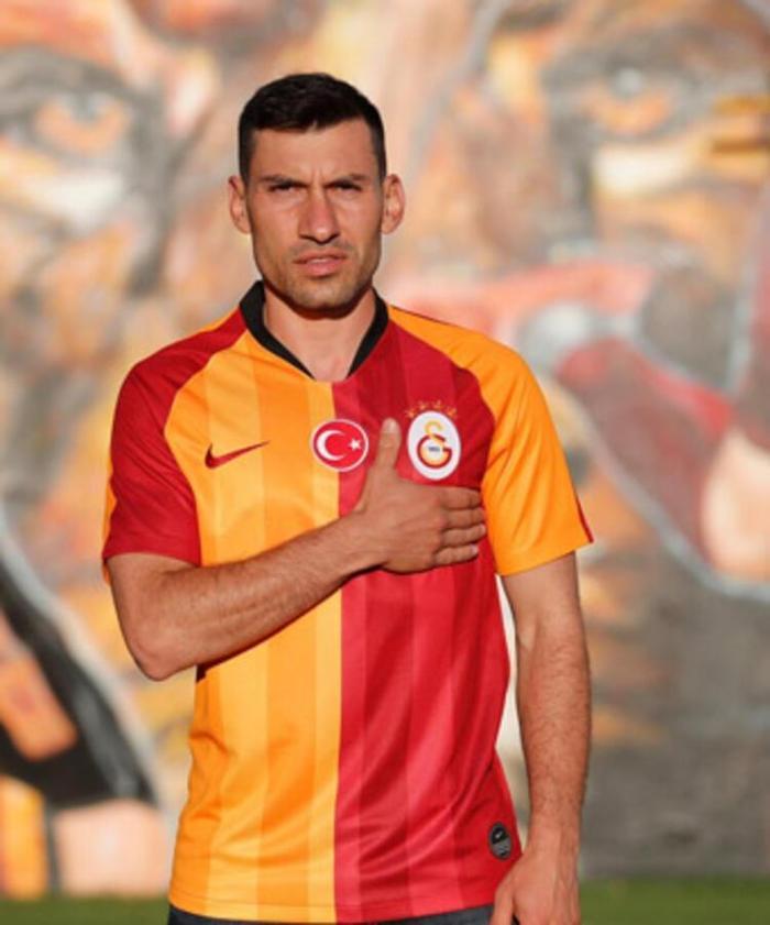ŞENER ÖZBAYRAKLI