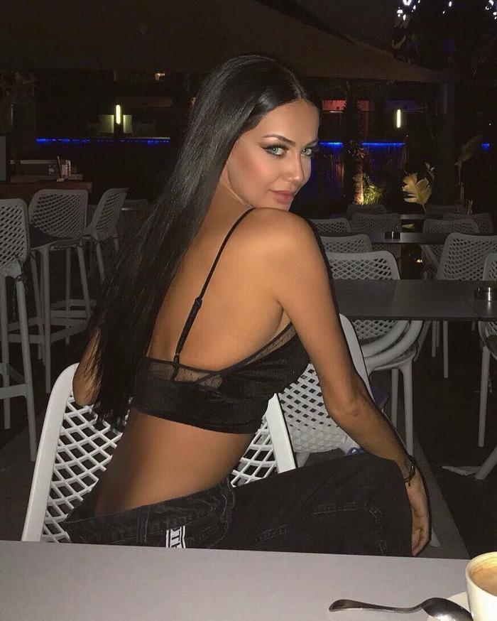Hera Voleyi vuracak