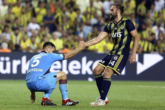 Gecenin sorusu (Ergun Ata)