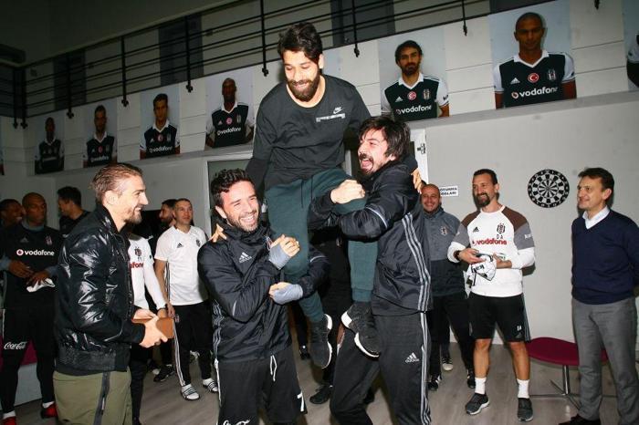 Olcay Şahan, Beşiktaşa veda etti