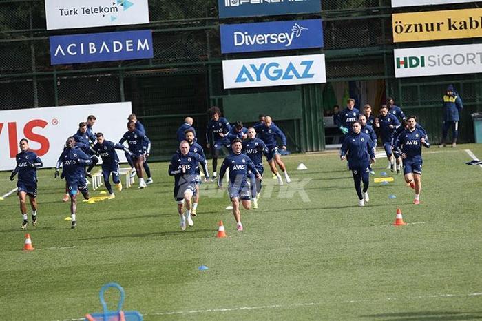 Fenerbahçe haberi: Derbi öncesi Erol Bulut-Ozan Tufan görüşmesi