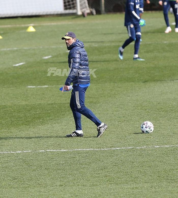 Fenerbahçe haberi: Derbi öncesi Erol Bulut-Ozan Tufan görüşmesi