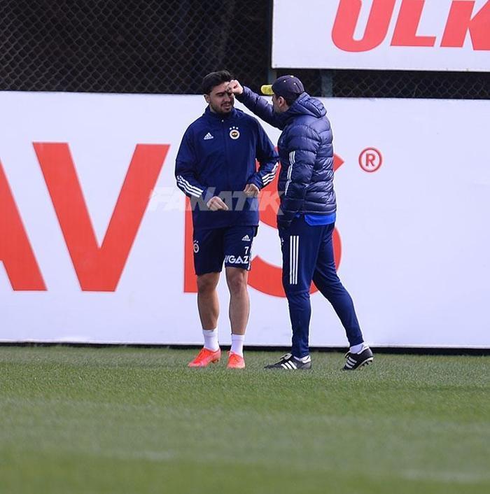 Fenerbahçe haberi: Derbi öncesi Erol Bulut-Ozan Tufan görüşmesi