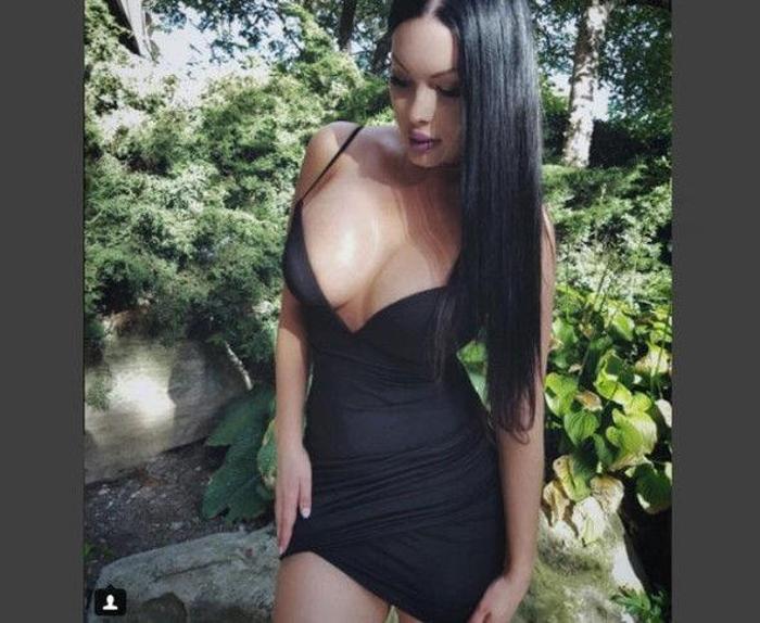 En seksi hayran, Angelina Jolienin ikizi