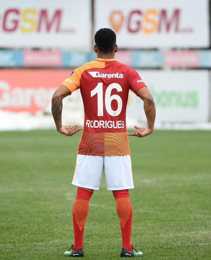 Garry Rodrigues Galatasarayda ilk idmanına çıktı