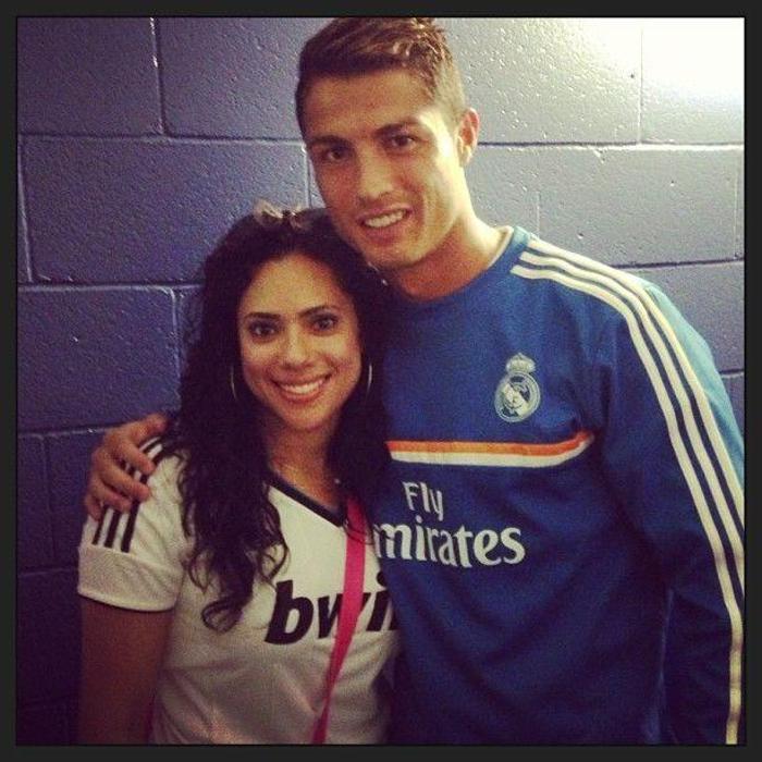 Jennifer Lopezden kuzenine Ronaldolu hediye