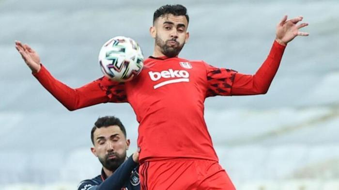 Beşiktaş - Başakşehir maçına Feyyaz Uçar yorumlarıyla damgasını vurdu Sosyal meyda bu yorumlarla çalkalandı