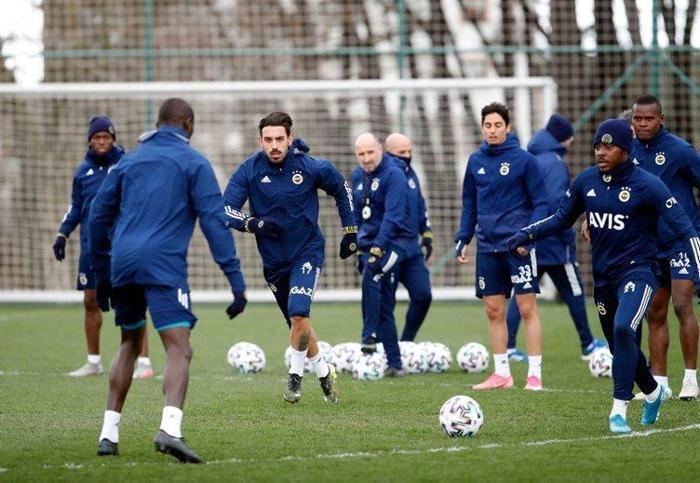 Fenerbahçede son dakika gelişmesi Erol Buluttan istifa açıklaması