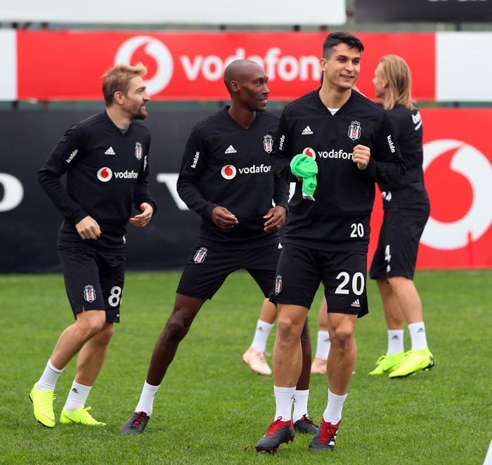 Beşiktaşlı futbolcuların yeni maaşları belli oldu