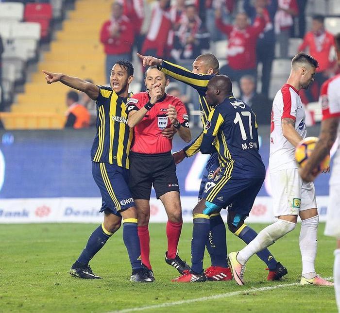 Moussa Sowun pozisyonuna eski hakemler ne dedi