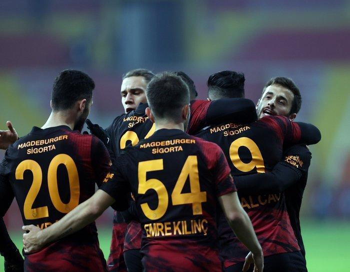 Galatasarayda Falcao geri döndü Cisse ve Samatta detayı...