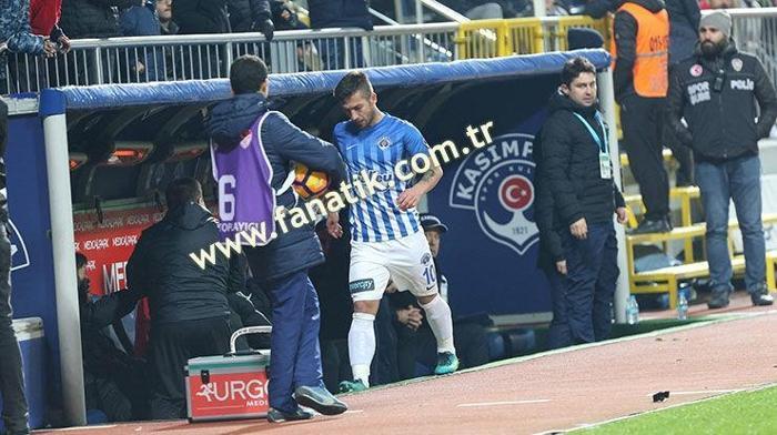 Kasımpaşa-Galatasaray maçından kareler;