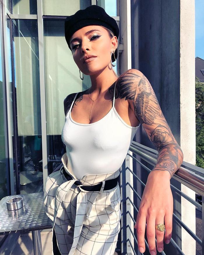 Kariusun sevgilisi Sophia Thomalla, yeni mesleğiyle herkese ters köşe yaptı