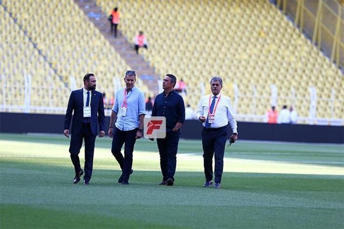 Fenerbahçe - Trabzonspor maçına doğru Ali Koç stadda...