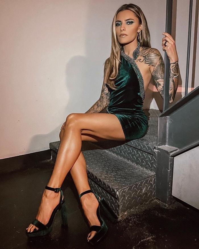 Kariusun sevgilisi Sophia Thomalla, yeni mesleğiyle herkese ters köşe yaptı