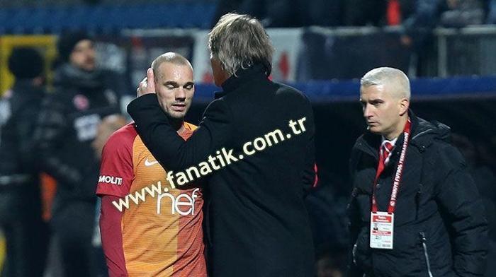 Kasımpaşa-Galatasaray maçından kareler;