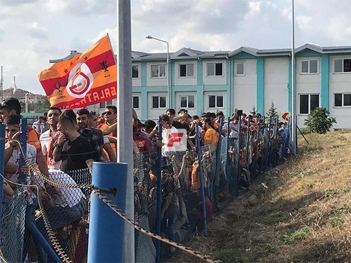 Taraftardan Falcao akını Akın akın gidiyorlar...