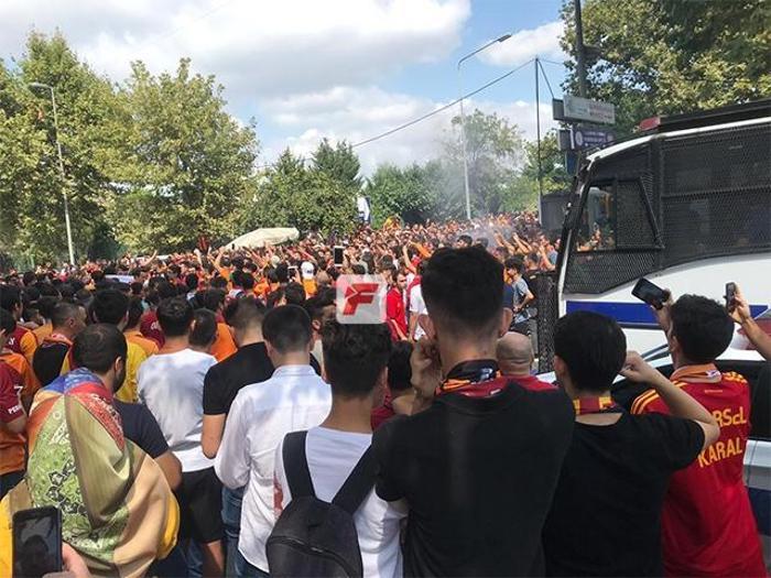 Taraftardan Falcao akını Akın akın gidiyorlar...