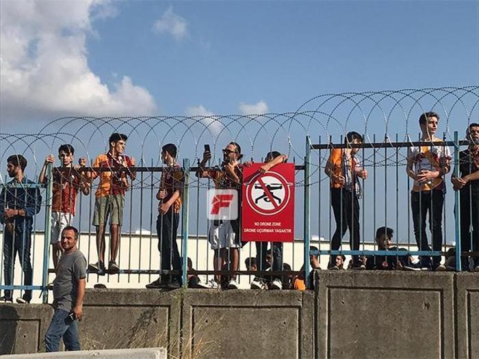 Taraftardan Falcao akını Akın akın gidiyorlar...