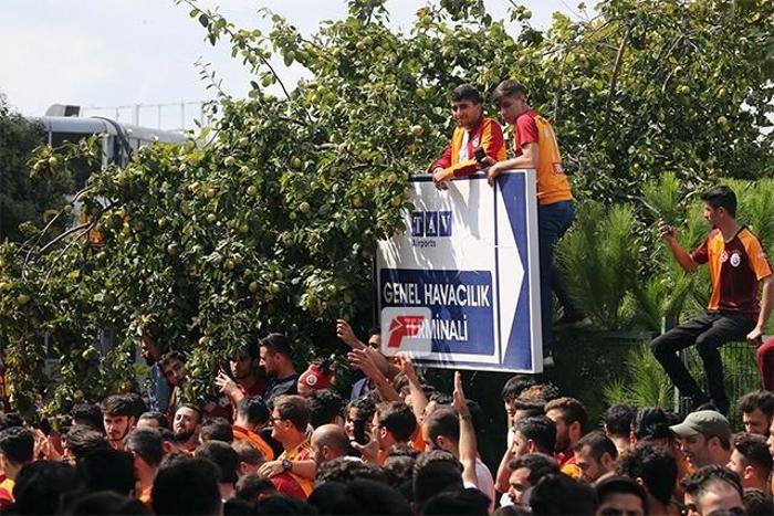 Taraftardan Falcao akını Akın akın gidiyorlar...