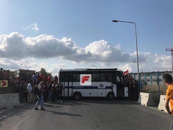 Taraftardan Falcao akını Akın akın gidiyorlar...