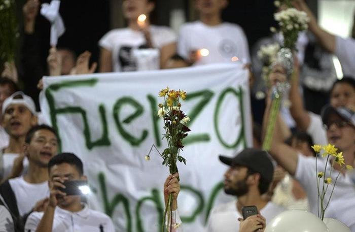 Yüz binler Chapecoense için bir araya geldi