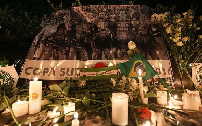 Yüz binler Chapecoense için bir araya geldi
