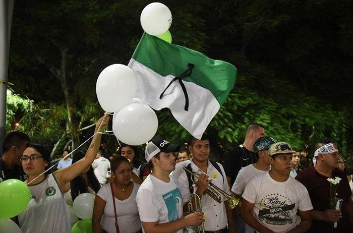 Yüz binler Chapecoense için bir araya geldi