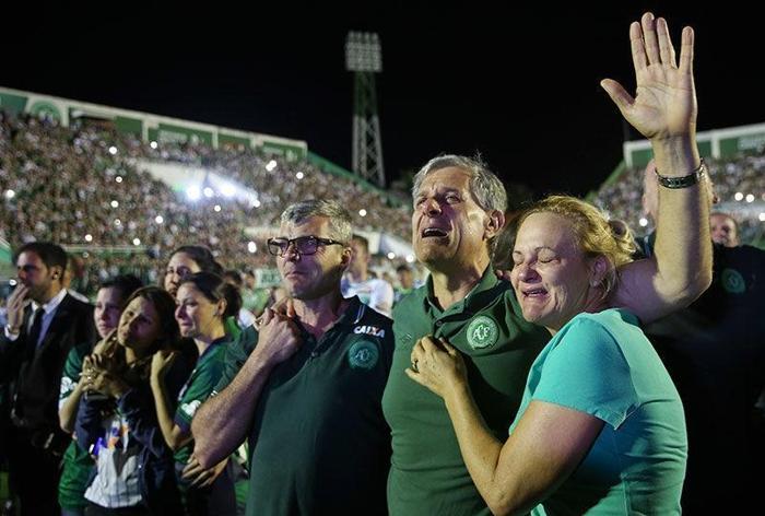 Yüz binler Chapecoense için bir araya geldi