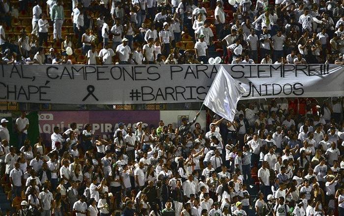 Yüz binler Chapecoense için bir araya geldi