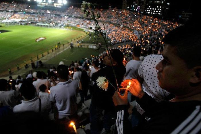 Yüz binler Chapecoense için bir araya geldi