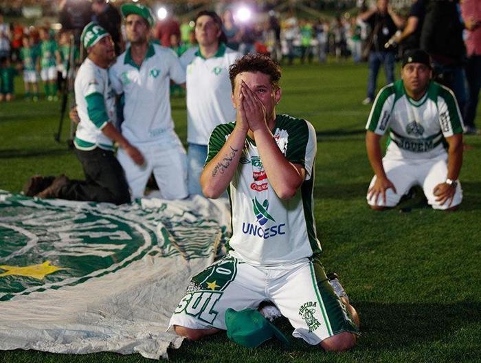 Yüz binler Chapecoense için bir araya geldi